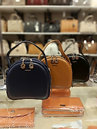 Bayan El Ve Çapraz Askılı Çanta