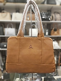 Bayan Kol ve Çapraz Çanta