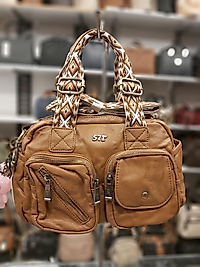 Bayan El Ve Çapraz Askılı Çanta