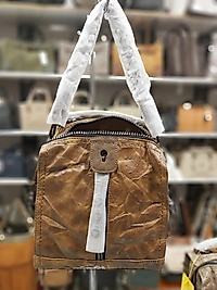 Bayan El Ve Çapraz Askılı Çanta