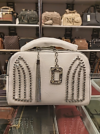 Bayan El Ve Çapraz Askılı Çanta