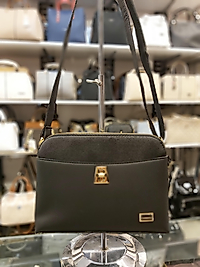 Bayan Kol ve Çapraz Çanta