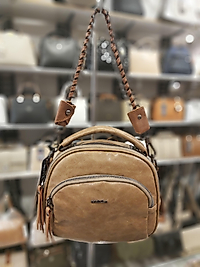 Bayan El Ve Çapraz Askılı Çanta