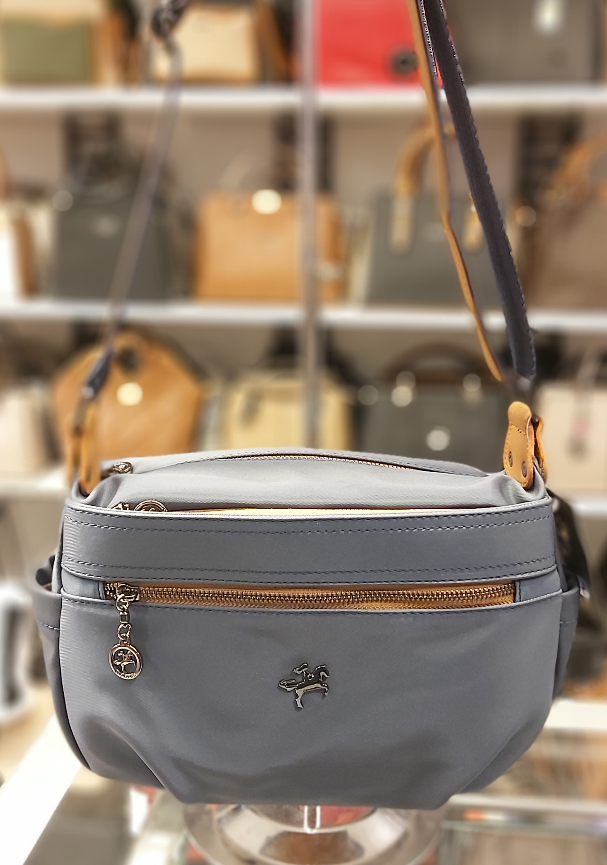 Bayan Kol ve Çapraz Çanta