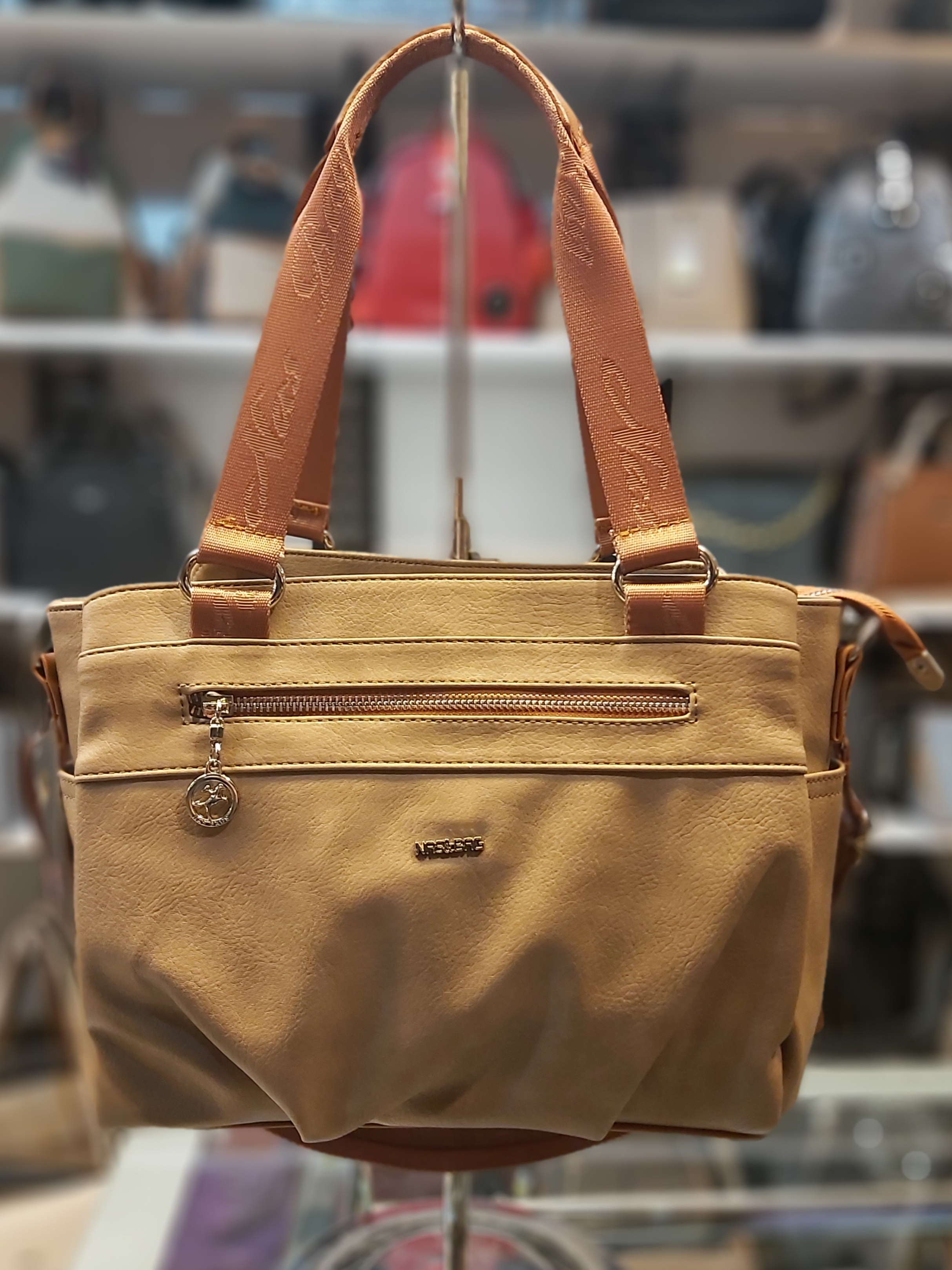 Bayan Kol ve Çapraz Çanta