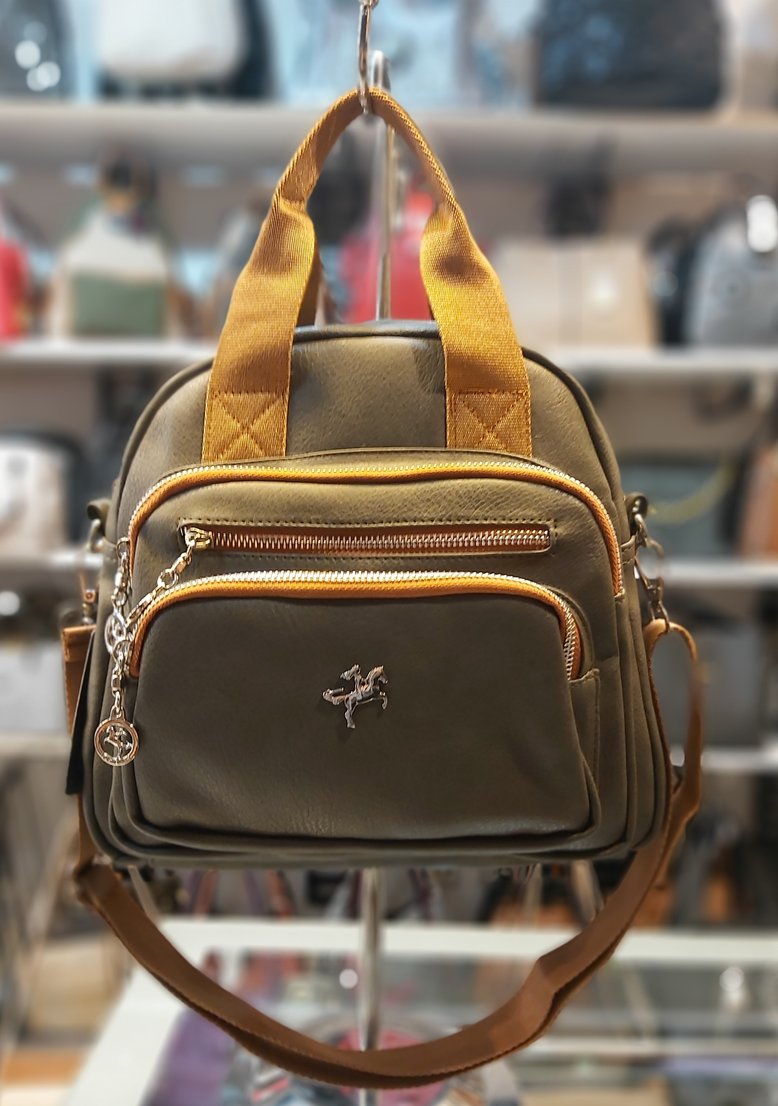 Bayan Kol ve Sırt Çantası