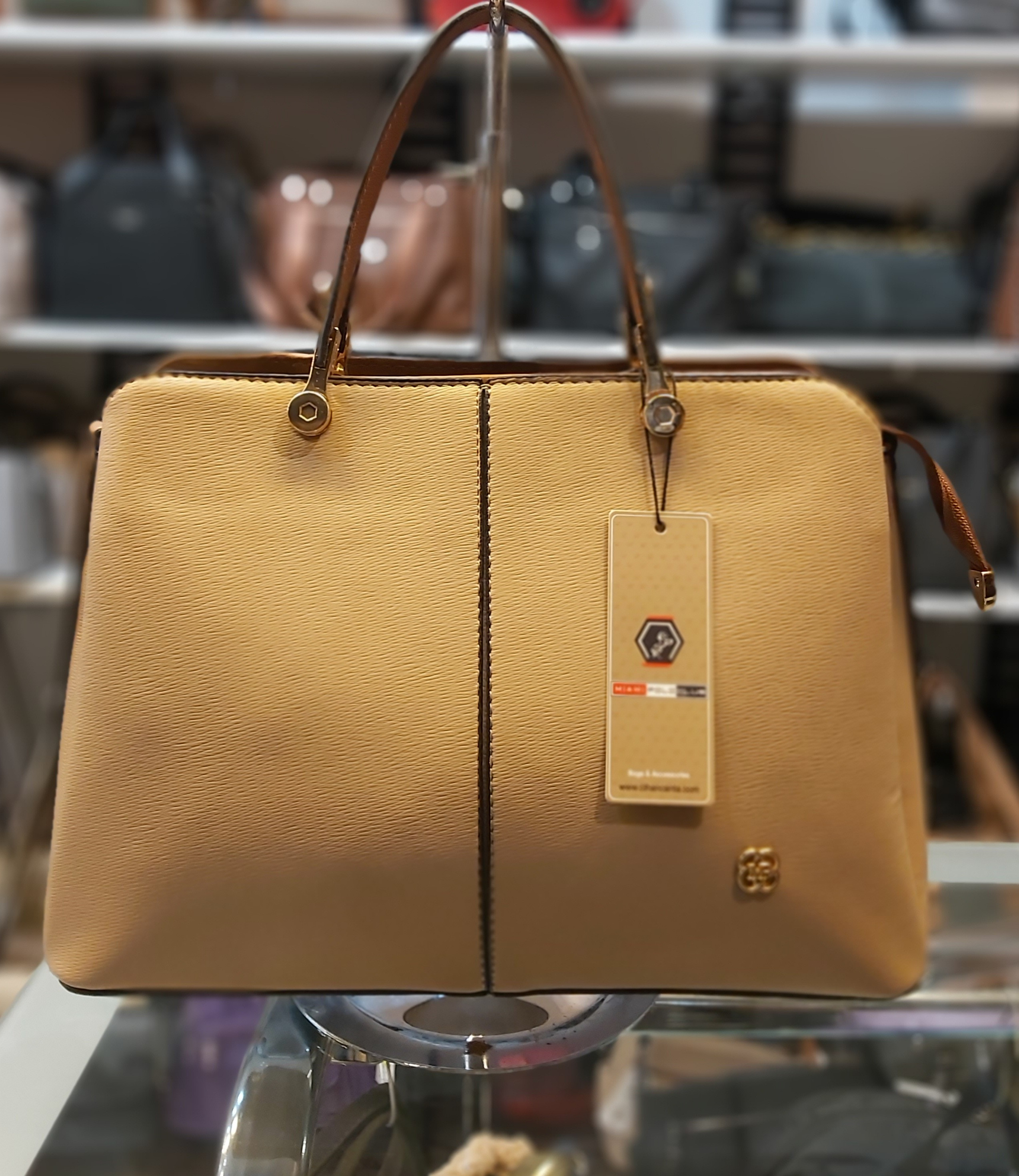 Bayan El Ve Çapraz Askılı Çanta