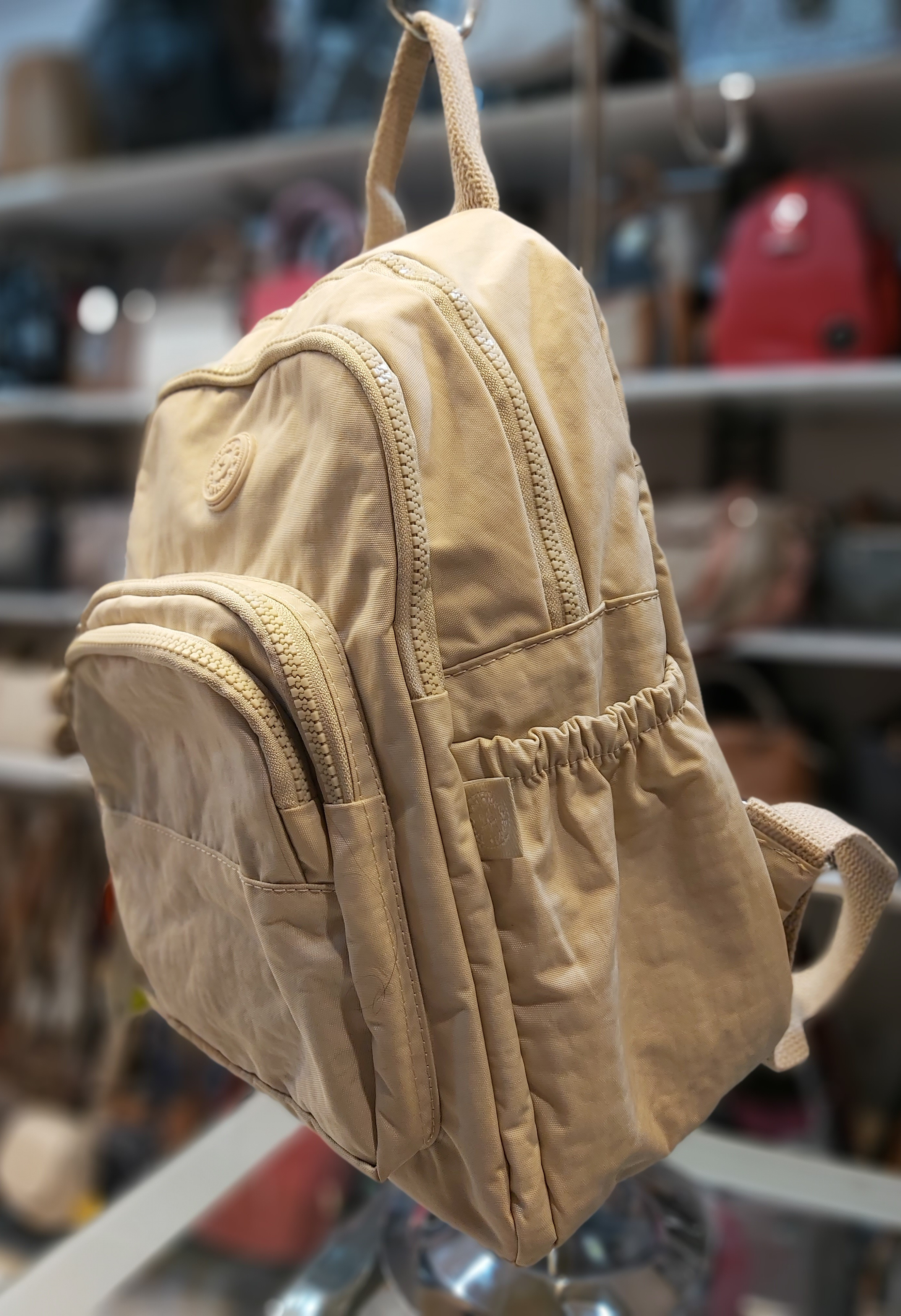 Bayan sırt çantası