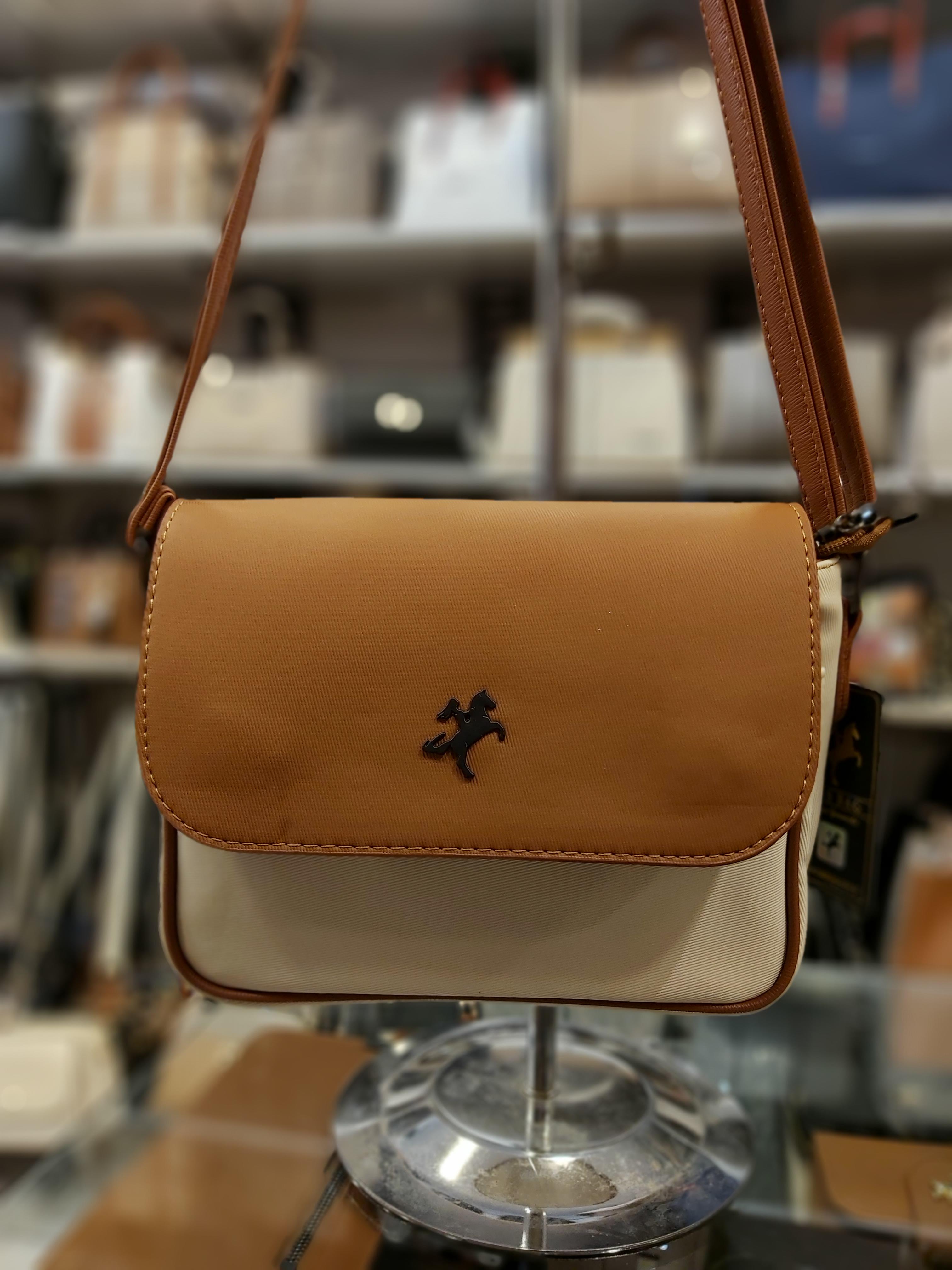 Bayan Kol ve Çapraz Çanta