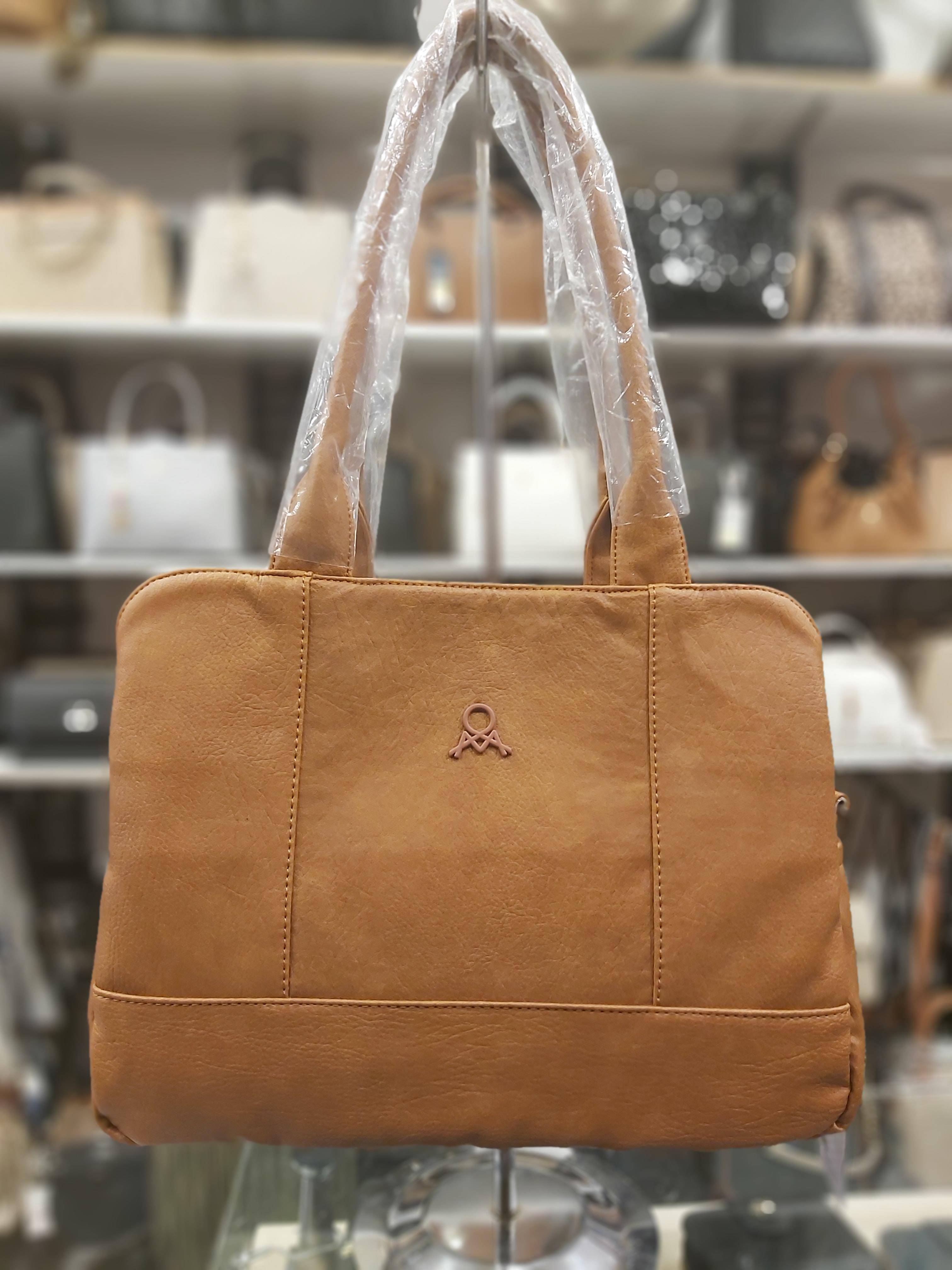 Bayan Kol ve Çapraz Çanta