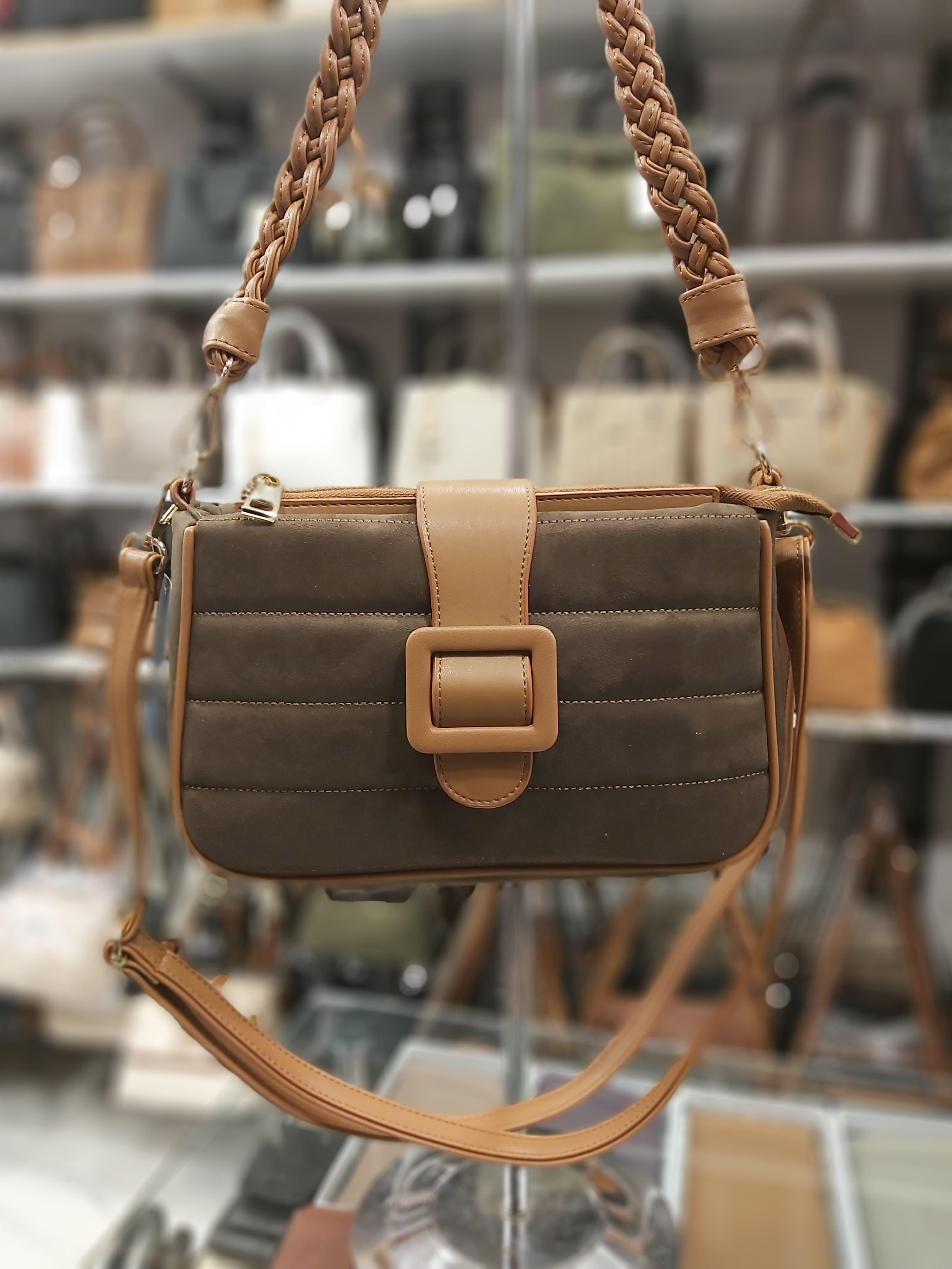 Bayan Kol ve Çapraz Çanta