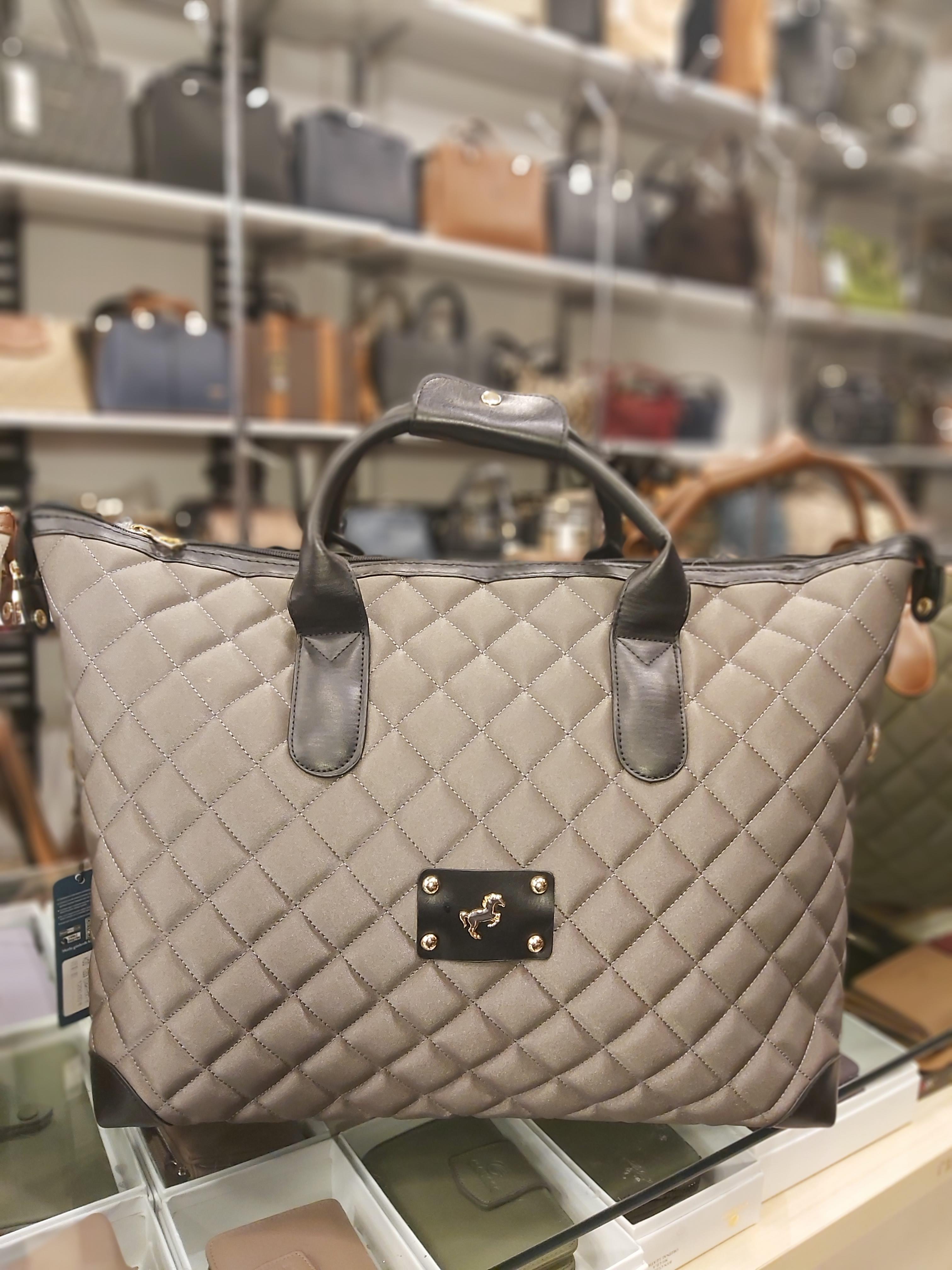 Bayan El Ve Çapraz Askılı Çanta