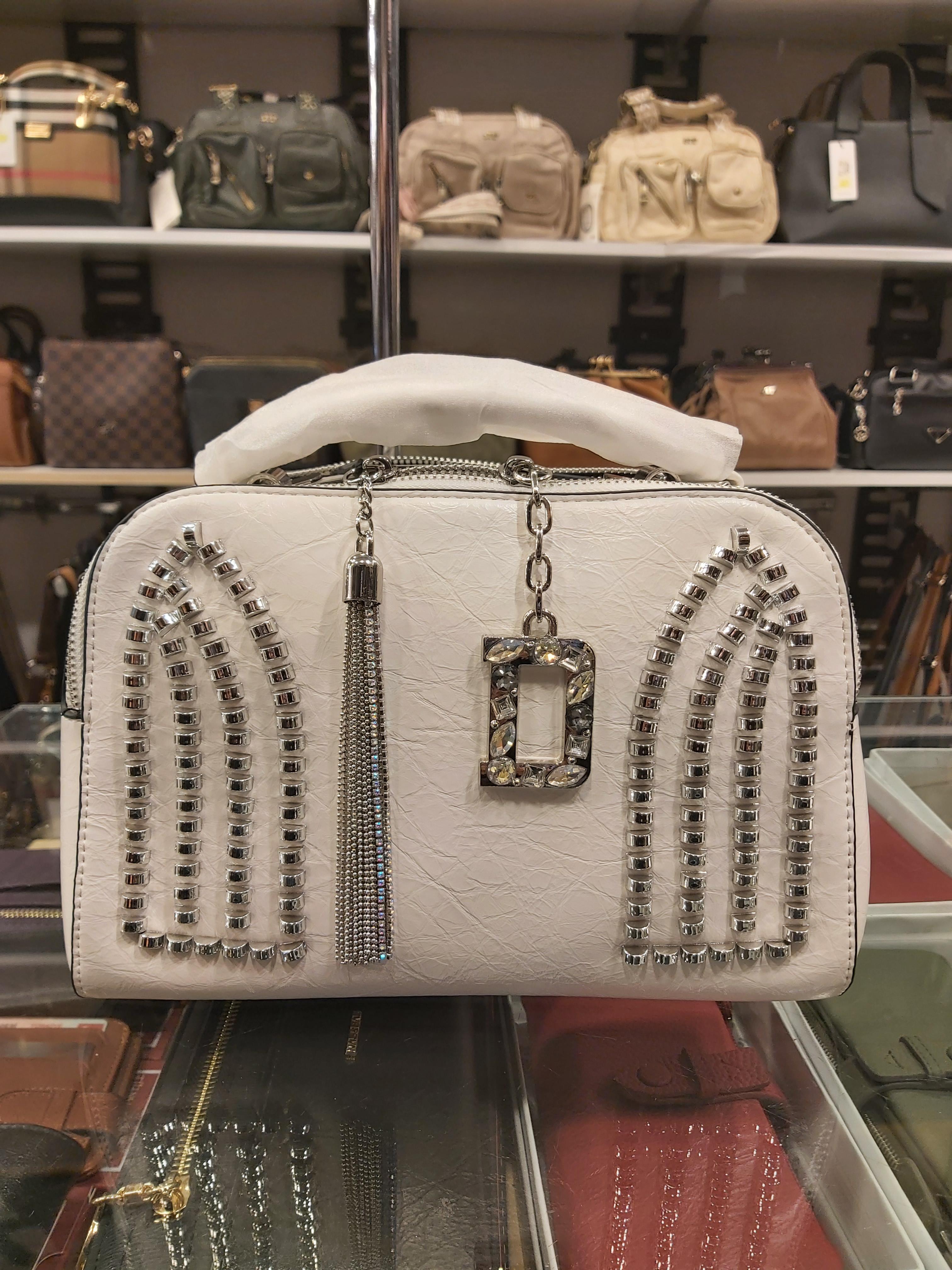 Bayan El Ve Çapraz Askılı Çanta