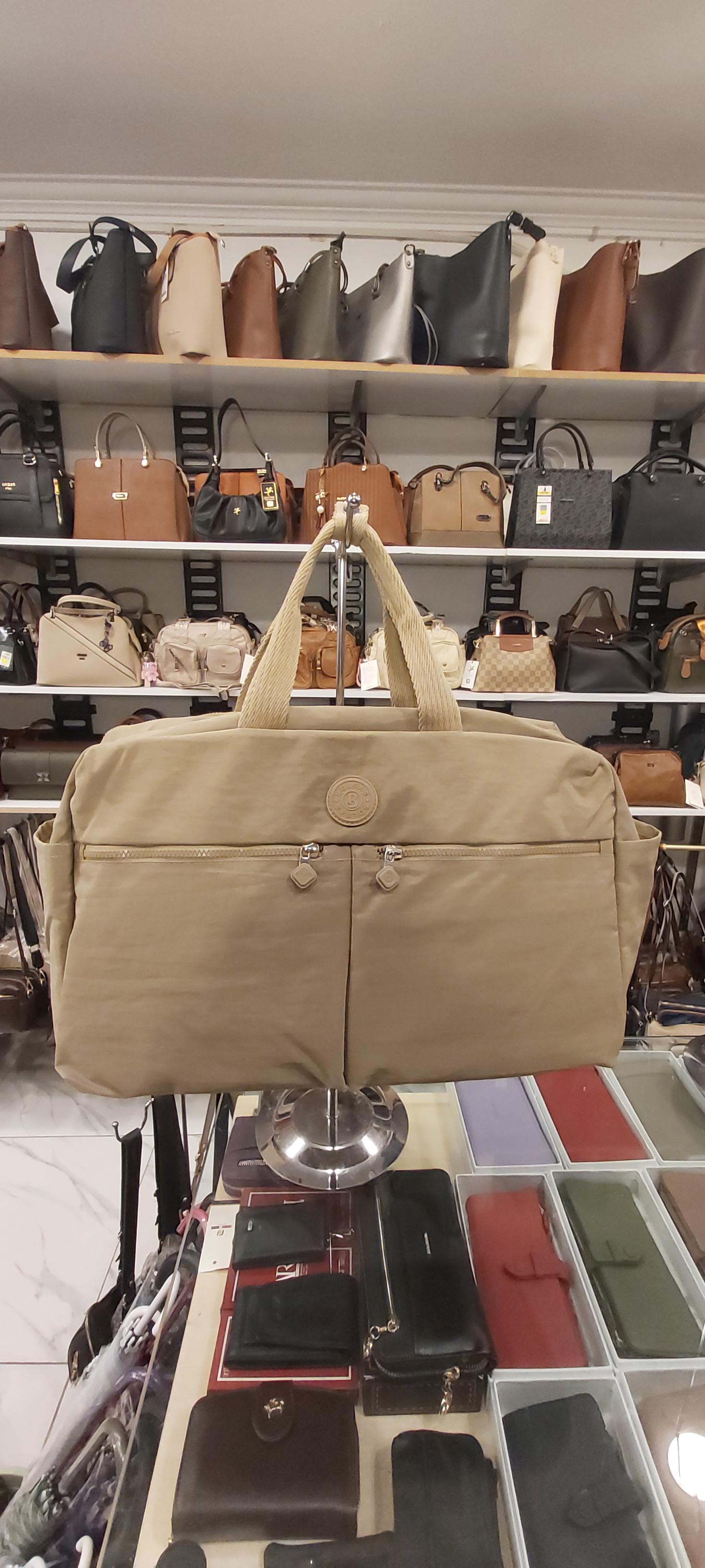 Bayan El Ve Çapraz Askılı Çanta