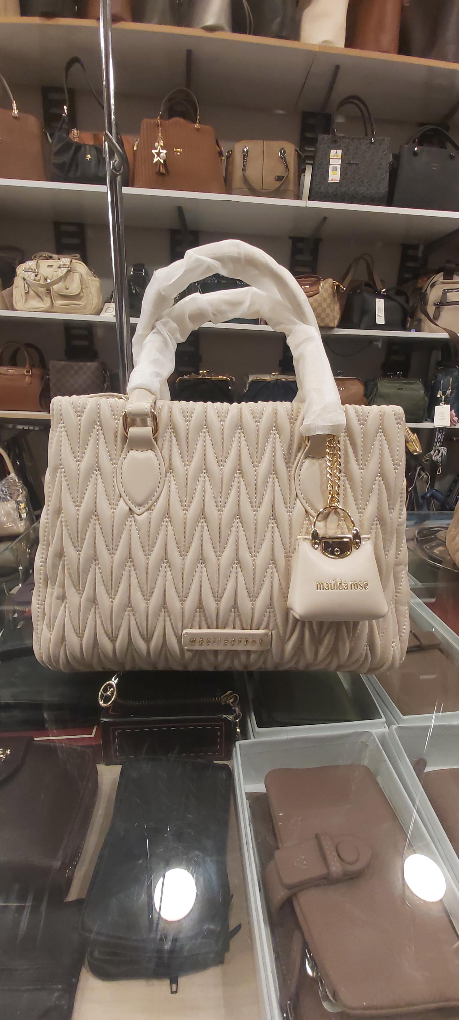 Bayan El Ve Çapraz Askılı Çanta