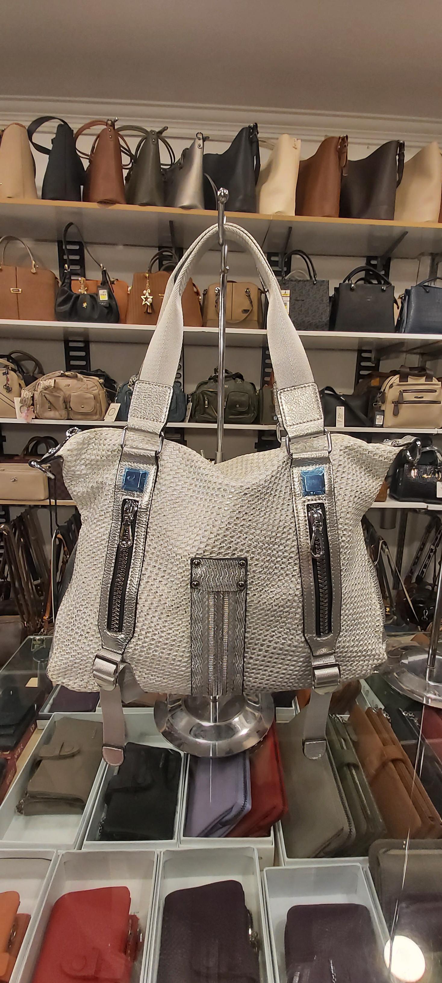 Bayan Kol ve Çapraz Çanta