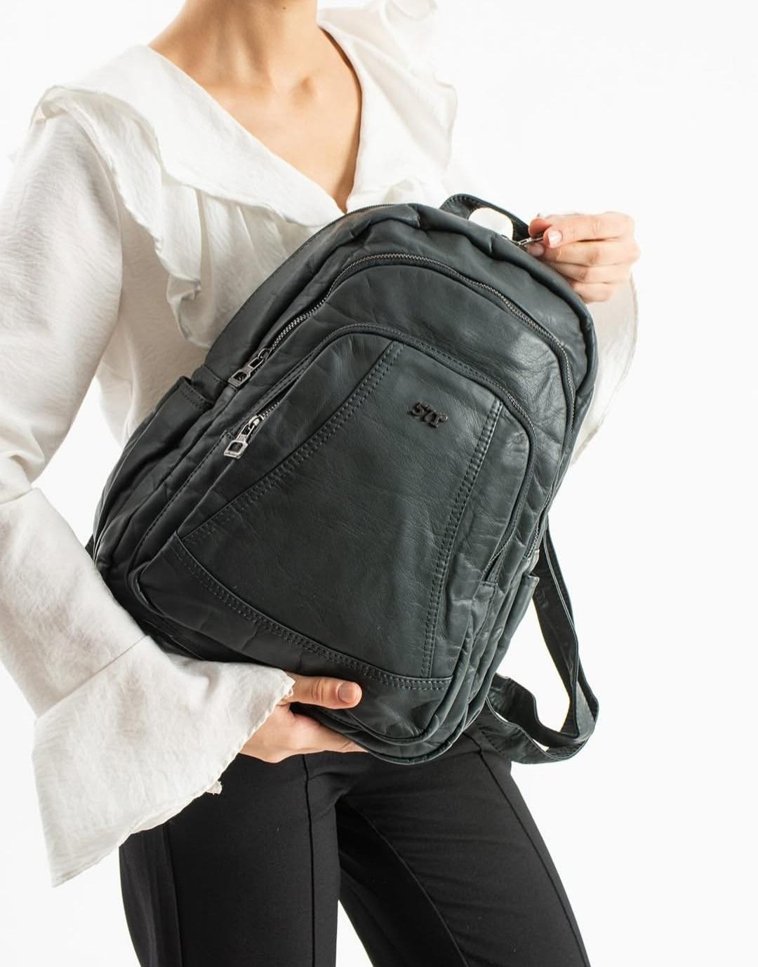 Bayan sırt çantası